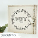 Erinnerungskiste - Kranz.Florentina | individuell (Blockbuchstaben)