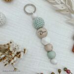 Schlüsselanhänger Häkel  | mint.weiss - Wunschgravur