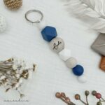 Schlüsselanhänger Silikon | blau.weiss - Wunschgravur