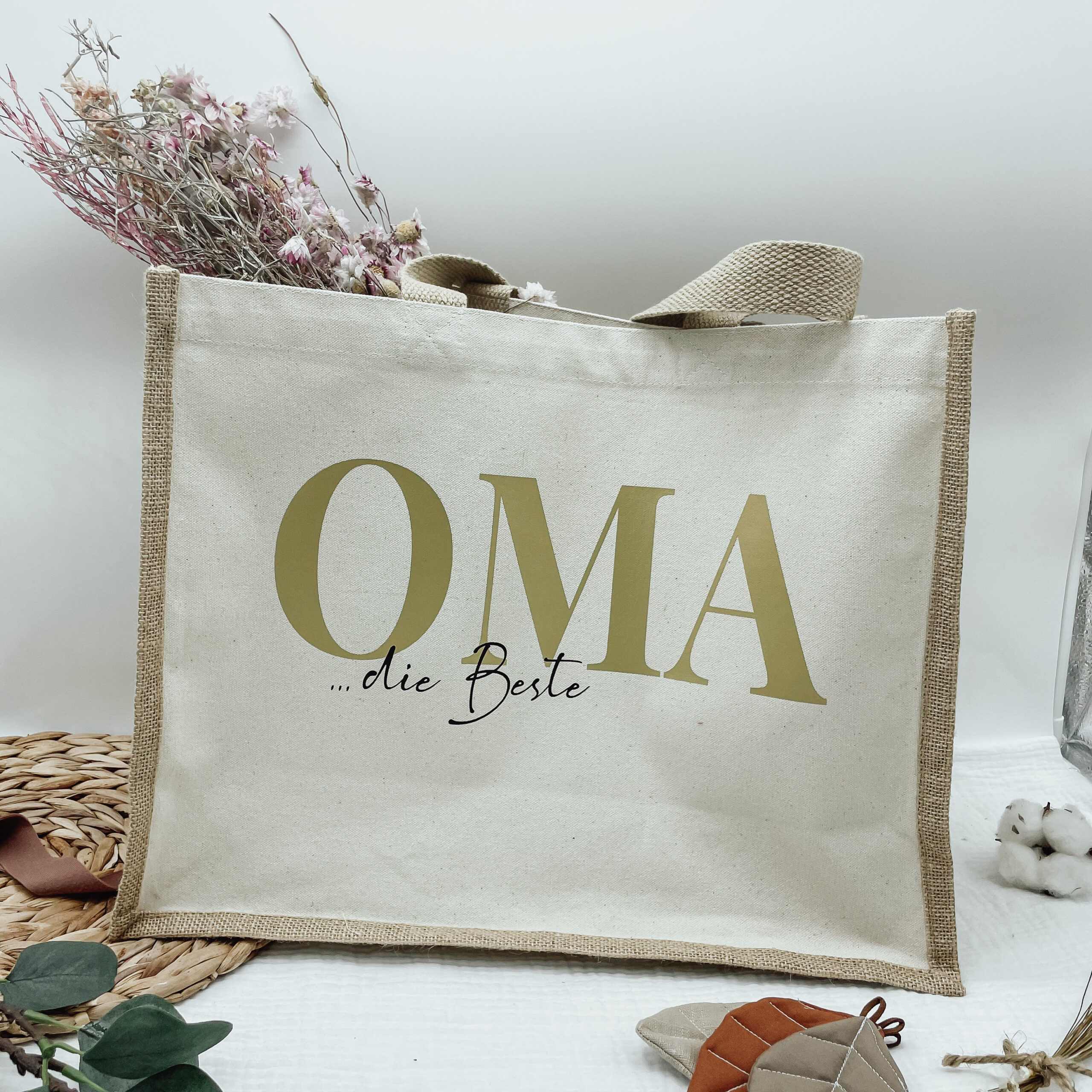IMG_9038_jpg 2 Jute Tasche | OMA/MAMA ist die Beste + Kindernamen Rückseitig – Bild 1