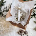 Weihnachtskugel 8 cm Echtglas mit Glitzer | für Gutschein & Botschaft - Aufdruck nach Wunsch – Bild 2