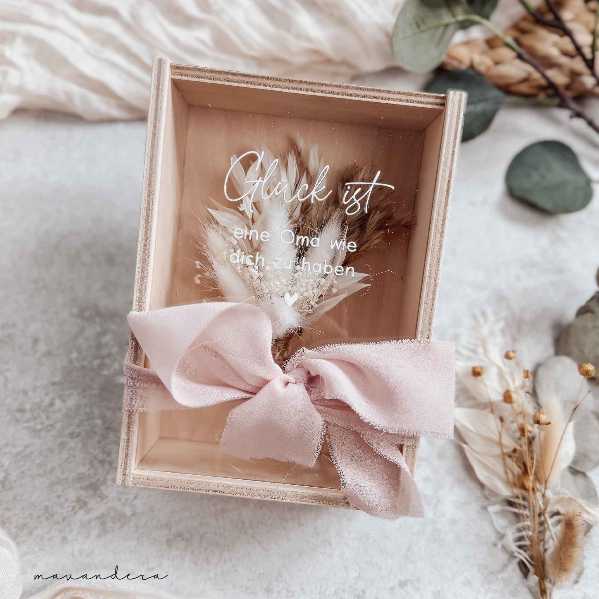 Geschenkset Oma Blumen Geschenkbox | Glück ist .. Mama/Oma | Blumenbox | Trockenblumenstrauß – Bild 1