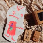 Holz Schlüsselanhänger | Kinderzeichnung graviert – Bild 5