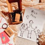 Holz Schlüsselanhänger | Kinderzeichnung graviert – Bild 2