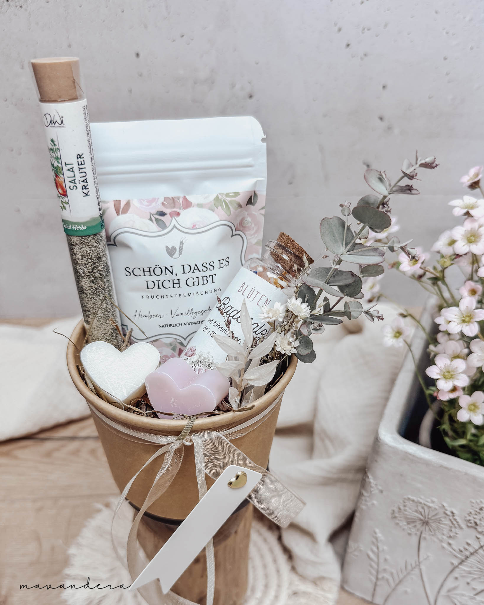 Geschenkset 4 Salz Geschenkset #4 - Badesalz & 2 Seifen | Tee & Gewürz nach Wunsch | regional – Bild 1