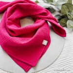 Musselin Dreieckstuch - PINK | Halstuch für Babys, Kinder & Erwachsene aus Baumwolle – Bild 2