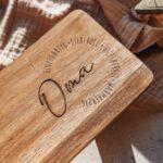 Servierbrett aus Akazienholz MAMA | OMA | ..  – auch mit Namen möglich