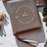 ORGANIZER - Erlebe jetzt die Momente von denen du später erzählen möchtest | Personalisierung möglich | Dokumententasche für Familie & Urlaub