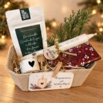 Weihnachtliches Geschenk Körbchen 6 "Herzenswärme" - mit Tee nach Wahl, Kerze, Kerzenhalter, Schokoladentafel, weihnachtlicher Deko