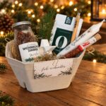 Weihnachtliches Geschenk Körbchen XL "Tannenzauber" - mit Tee, personalisierter Kugelschreiber, Kerze, Kerzenhalter, Müsli, Gewürz, weihnachtlicher Deko