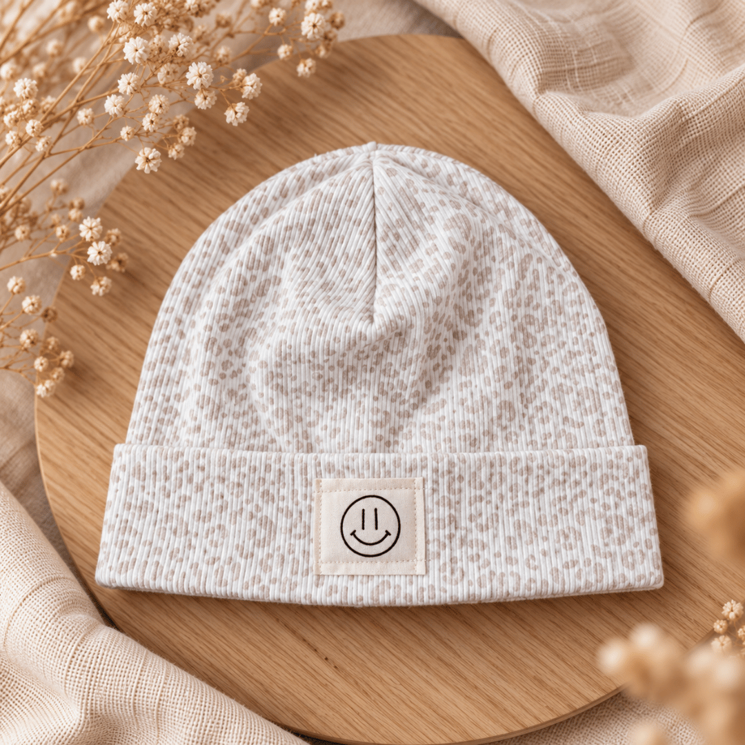 RIB BEANIE - leo weiss beige RIB Beanie *new* - Leo - beige.weiss | mit Patch nach Wahl - Baby, Kinder, Erwachsene – Bild 1